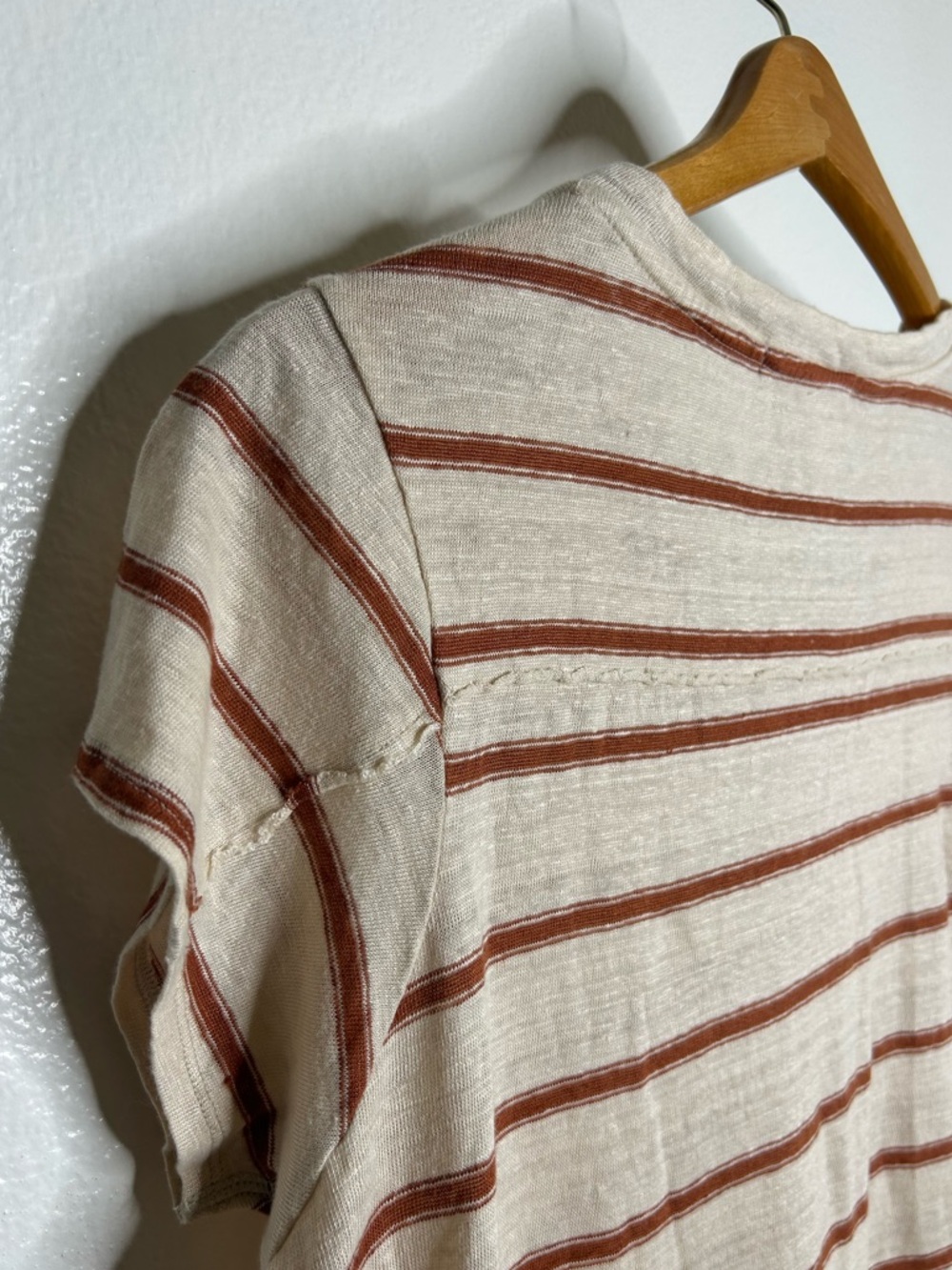AMO Neutral Striped Lightweight V - Neck T - Shirt Size Small - Picture 11 of 15